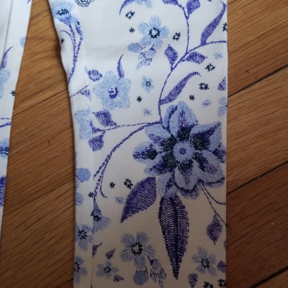 Old navy leggings - Picture 2 of 2